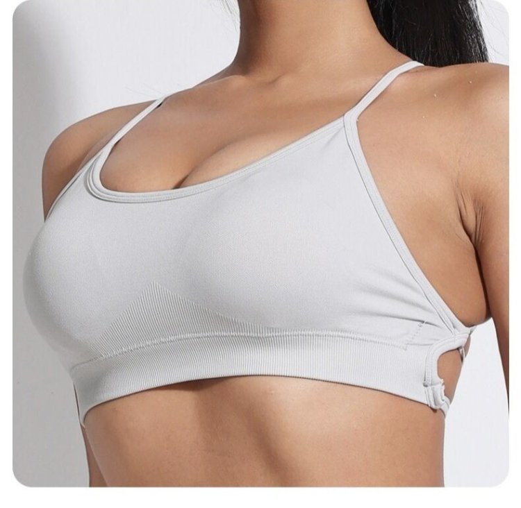 Functional yoga clothing for exercise routines