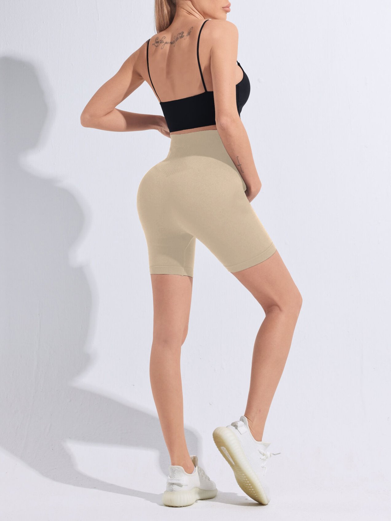Oversized gym wear for fitness enthusiasts