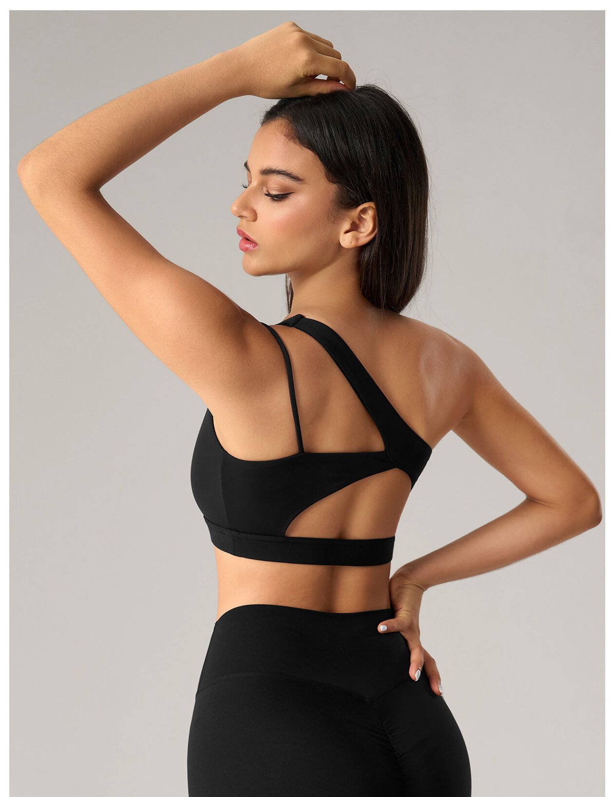 Packaging view of women's yoga sports bra