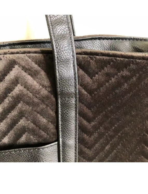 Pleuche handbag - back view