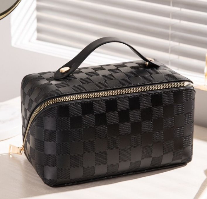 Elegant cosmetic bag with classic look