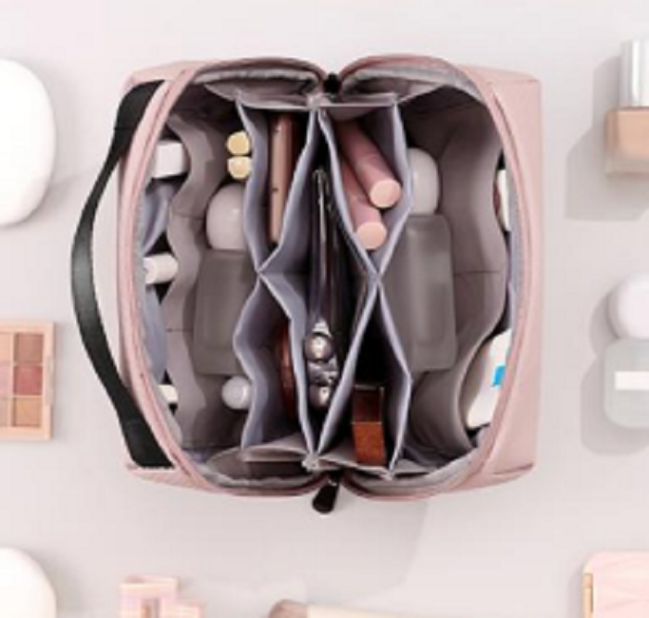 Business gift cosmetic bag - detailed shot