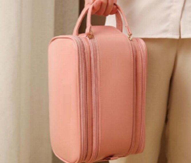 Trendy cosmetic bag with modern design for promotional gifts