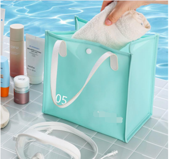 Trendy cosmetic bag for modern women