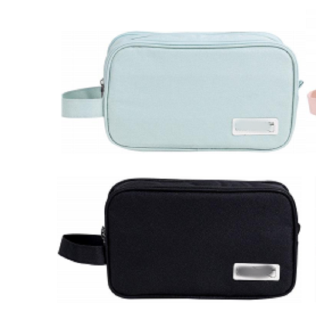 Attractive cosmetic bag as corporate gift option