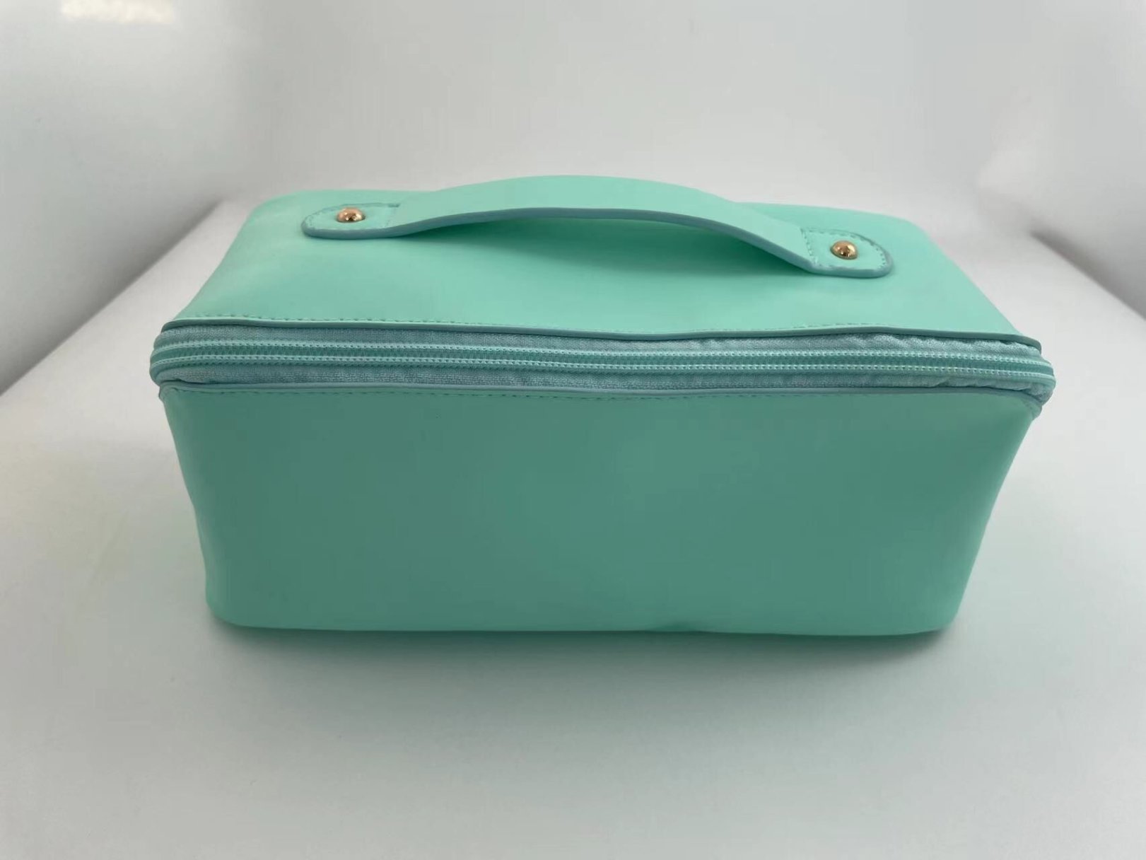 High-quality material cosmetic pouch for promotional purposes