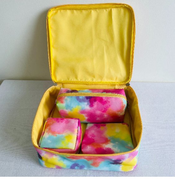 Size options of travel packing suit for promotional use