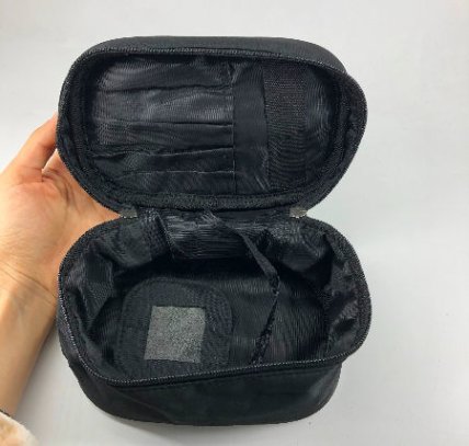 High-quality cosmetic bags for business gift purposes
