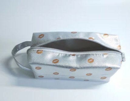 Durable material cosmetic bag for long-lasting use