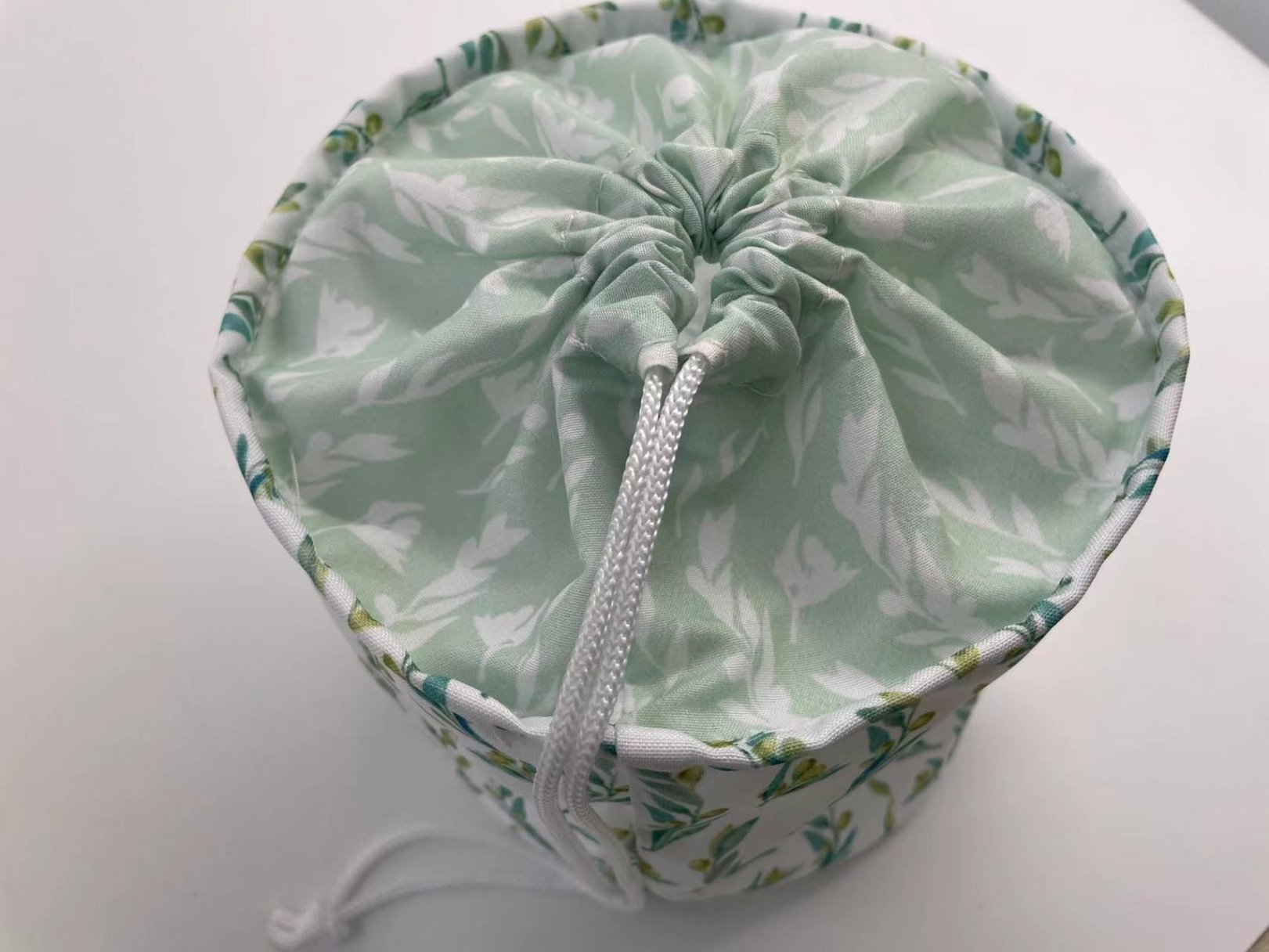 Enterprise promotional cosmetic bag 60 for marketing gifts