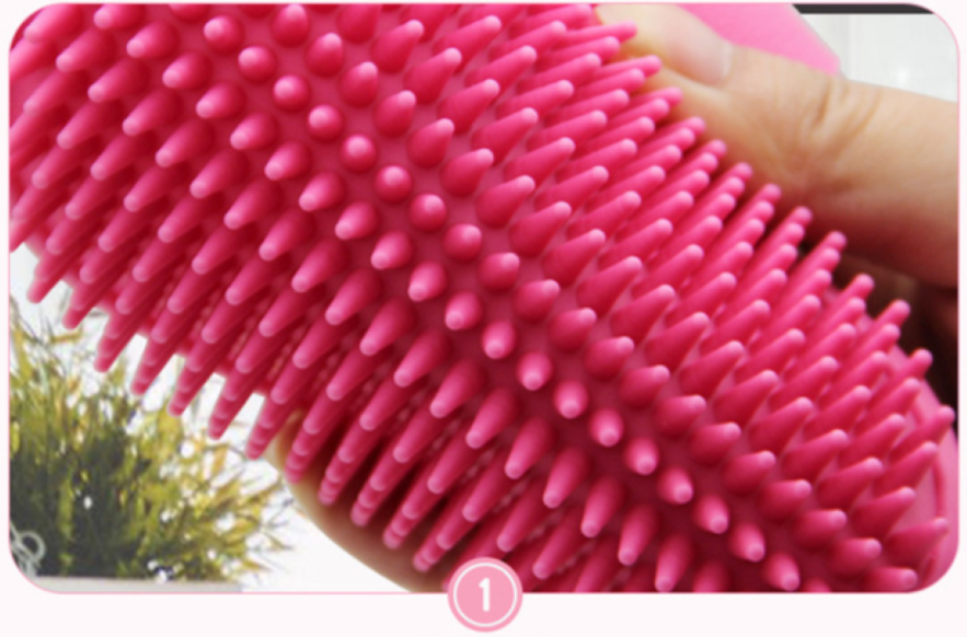 Durable dog grooming brush for effective cleaning