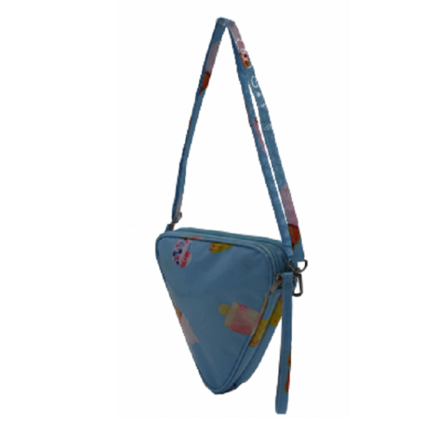 Model wearing a fashionable single-shoulder bag
