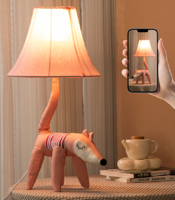 Child-friendly table lamp with cute design
