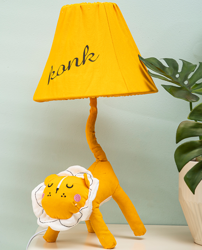 Cute animal-shaped lamp for children's room