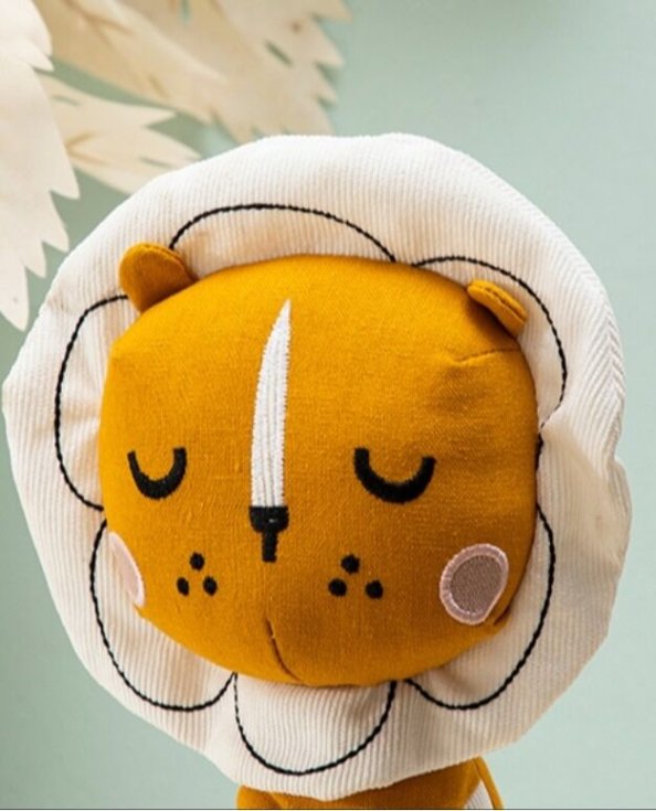 Colorful animal-themed lamp for kids' bedroom