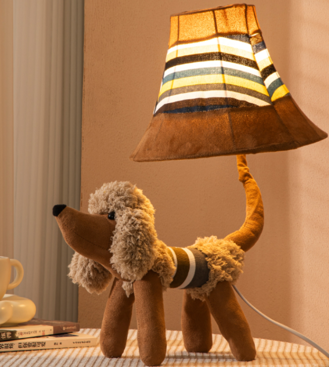 Children's animal-shaped lamp for decorative lighting