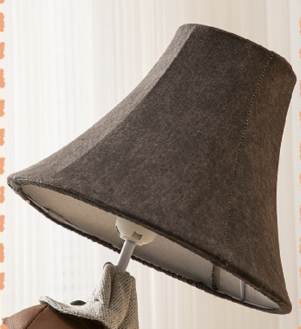 Fun children's table lamp with animal design