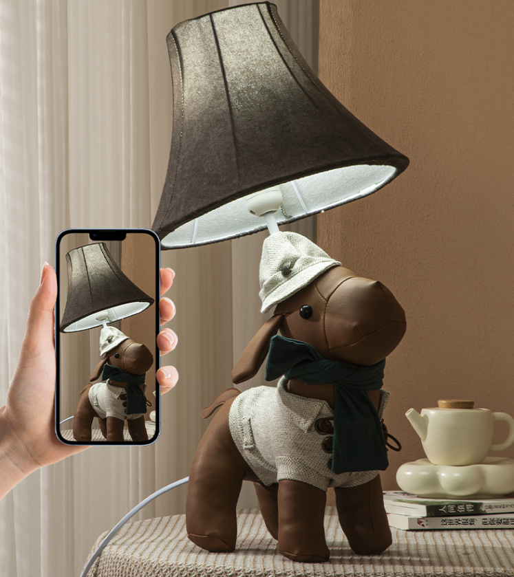 Animal-shaped lamp for children's room lighting