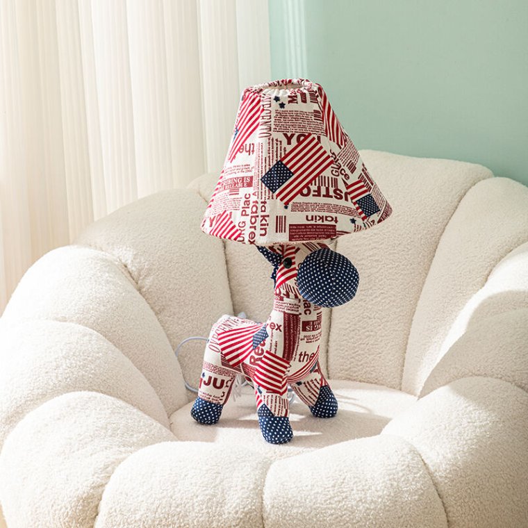 Creative children's table lamp for bedroom decoration