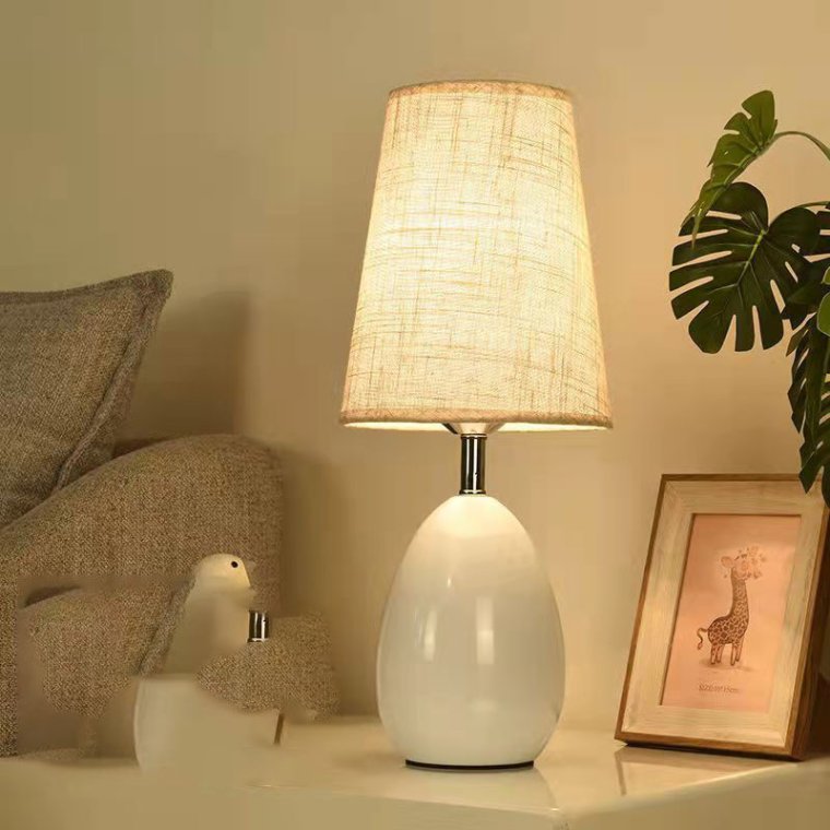 Adorable children's table lamp for study area