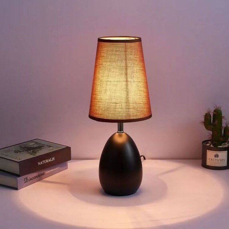 Fun children's table lamp with cartoon theme