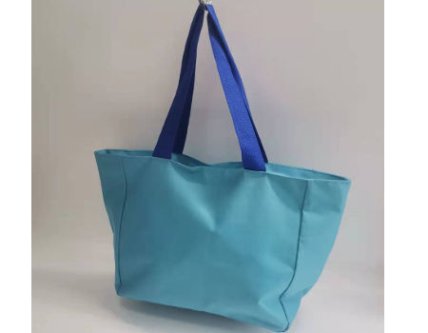 Stylish beach bags suitable as promotional gifts
