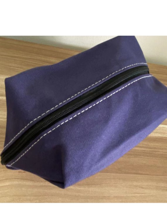 Fashionable cosmetic bag for women