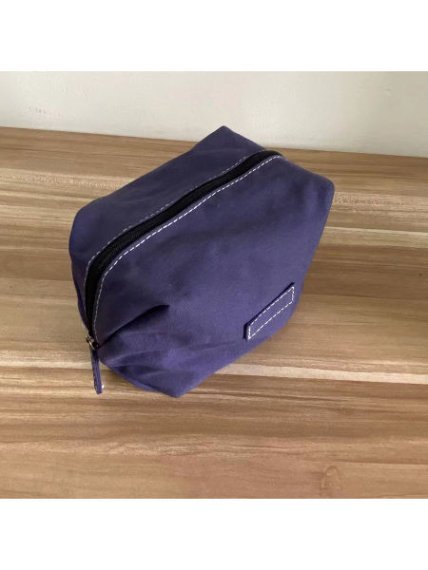Chic cosmetic bag for travel