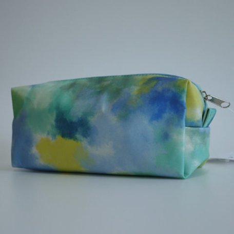 Cosmetic bag suitable for enterprise promotional gifts