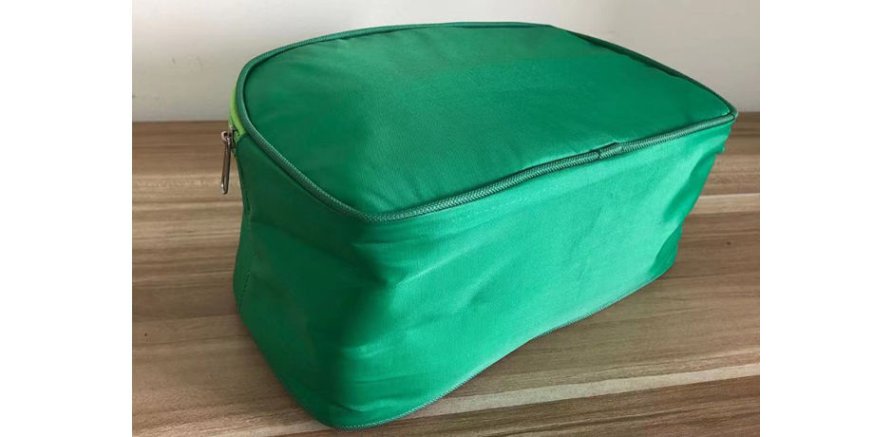 Durable cooler bag made of high-quality materials for promotions