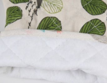 Durable oven gloves for kitchen safety