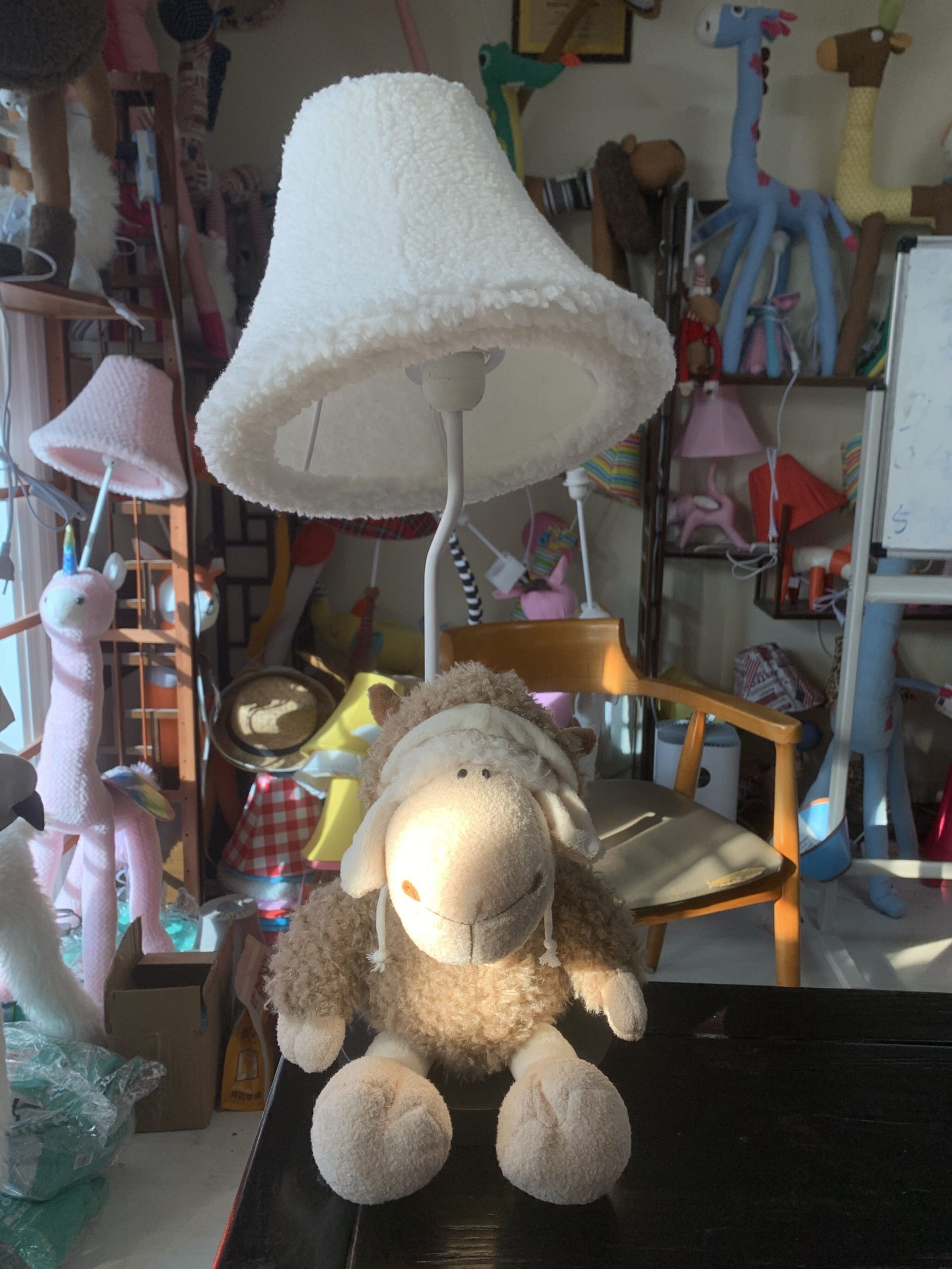 Children's table lamp with unique design