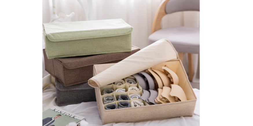 Portable storage cases for kids lamps
