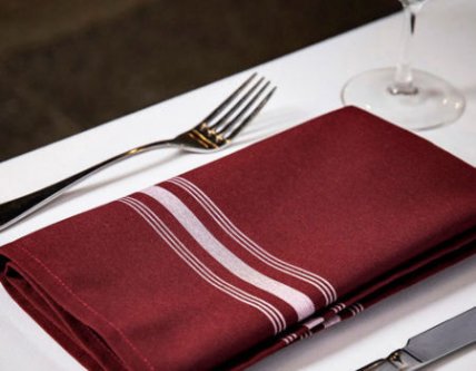 Children's lamp and linen napkins arrangement