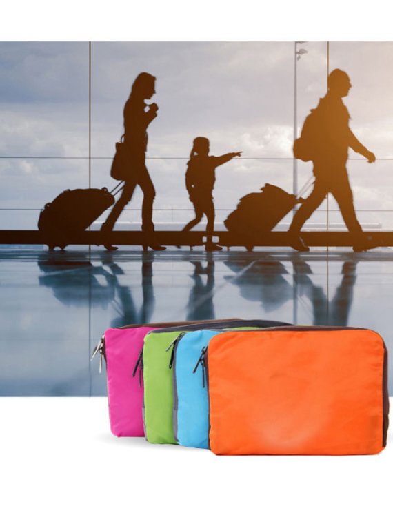Kids airplane-themed bag for travel